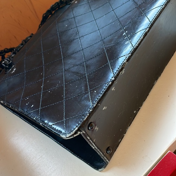 CHANEL 😁 SOLD 😁 quilted matte black chain handle handbag - Picture 6 of 16
